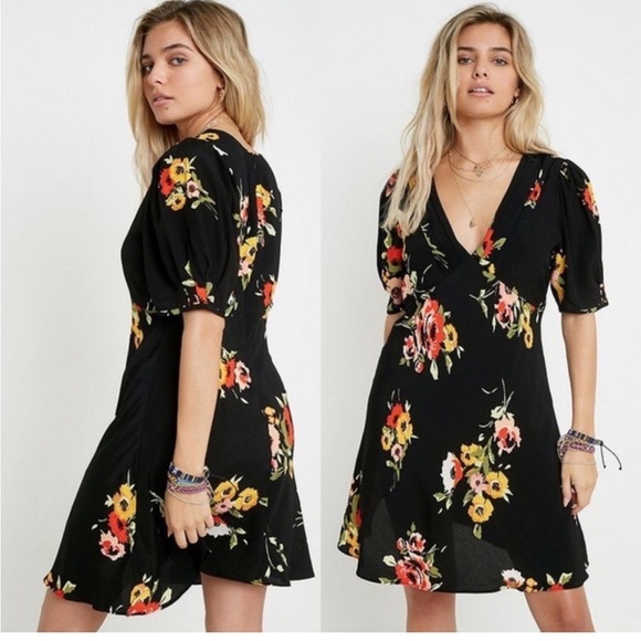 Free People Dresses & Skirts - Free People Floral Garden Dress